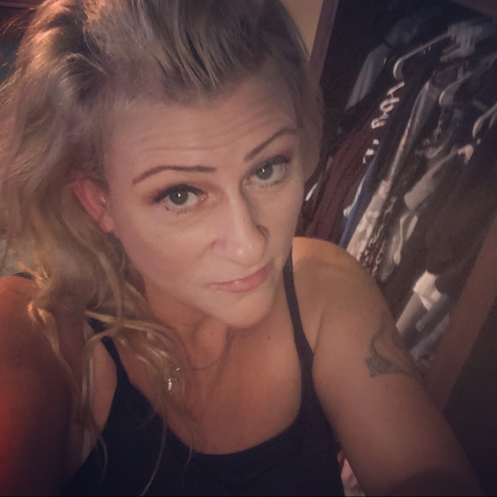 Meet your Posher, Crystal
